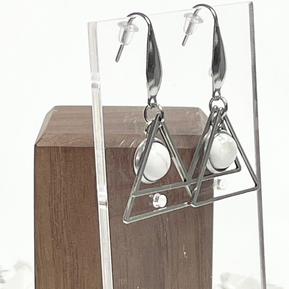 Howlite Earrings - Picture 2 of 3